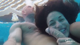 Hot Vacationing Couple Fuck Around In Public Pool And Shower!