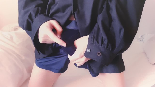 パンツの中で射精したら精液が貫通した！