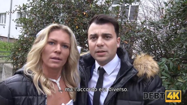 DEBT4k. Un Grosso Debito è Il Motivo Per Cui La Ragazza Viene Scopata In Presenza Dello Sposo