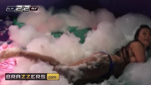 Brazzers – Soapy Soccer Sluts Get Ass Fucked In Hot Threesome