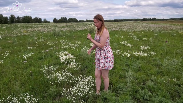 Blonde Horny In Nature And Fingering In The Field