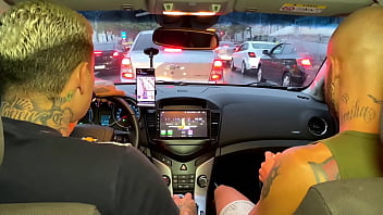 Motorista De Uber Ganha Mamada No Carro E Pede Pra Fuder Minha Bunda Em Casa