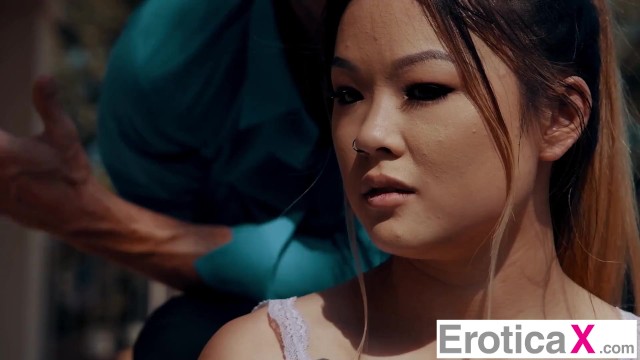 Asian Beauty Made Love To In The Bathtub – Lulu Chu, Ryan McLane – EroticaX