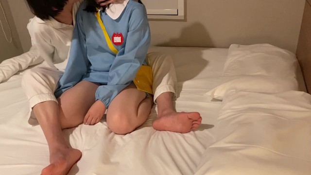 【個人撮影】美人色白彼女に幼いコスプレさせてみたら想像以上に似合ってたので正常位で生ハメSEXしちゃいました。素人カップル/ハメ撮り/目隠しセックス