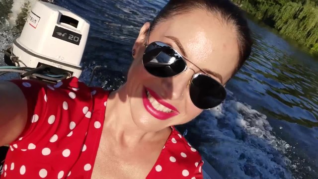 Riding In The Boat Makes Me Hot And Horny – Wet Kelly
