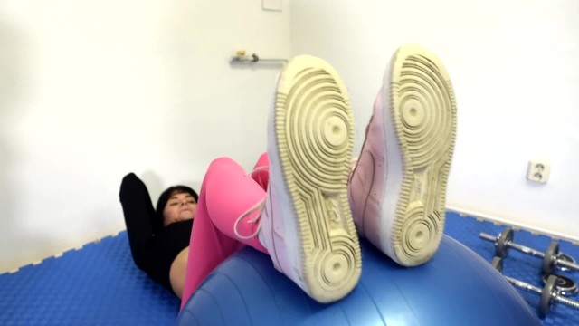Gym Trainer Smells His Client’s Sexy Feet And Stinky Socks (gym Feet, Foot Worship, Stinky Feet)