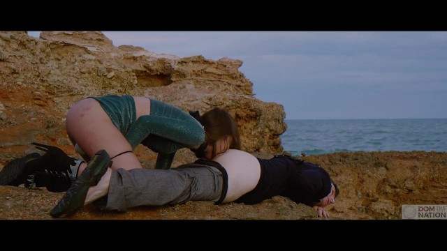 Italian Babe Silvia Soprano Worships Her Dominant’s Ass And Feet As They Walk Along The Sea