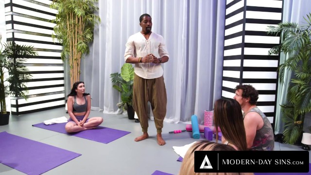 MODERN-DAY SINS – Jane Wilde Enjoys INTERRACIAL PUBLIC SEX In Yoga Class Behind Her BF’s Back!
