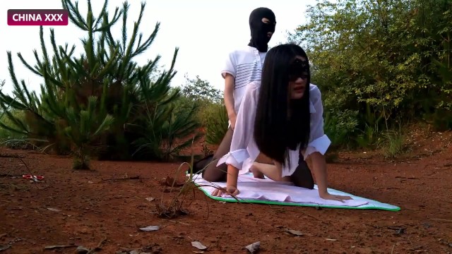 Amateur Masked Chinese Couple Fuck Outdoors