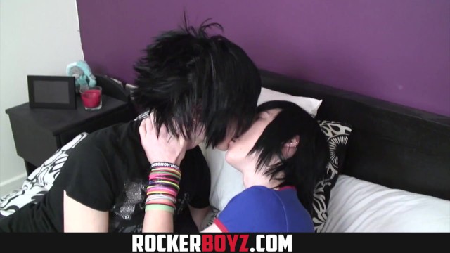 Rocker Boyz – English Emo Twinks Kiss And Fuck Hard