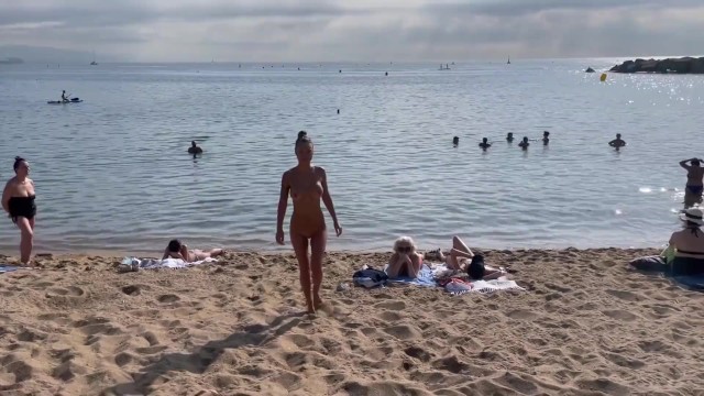 Naked Monika Fox Swims In The Sea And Walks Along The Beach On A Public Beach