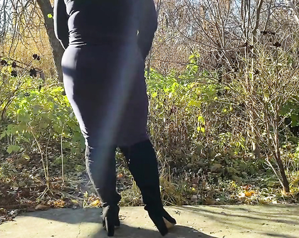 Sexy MILF Pissing In A Public Place Without Fear Of Being Seen